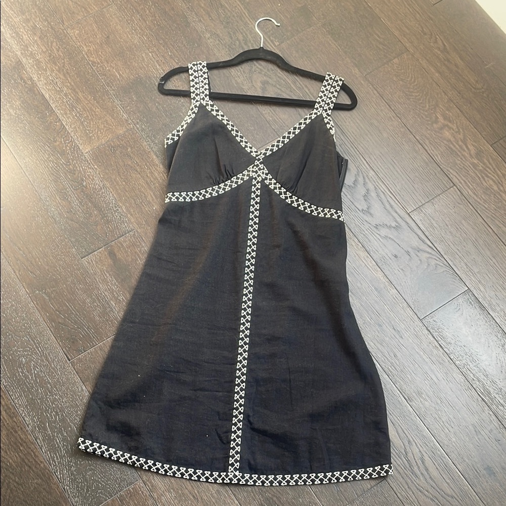 Rachel Zoe Black and White Sheath Mini Dress V-Neck Sleeveless